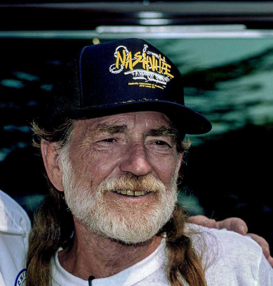 Willie Nelson uratował 70 koni z rzeźni, aby mogły swobodnie wędrować po swoim ranczo w Teksasie